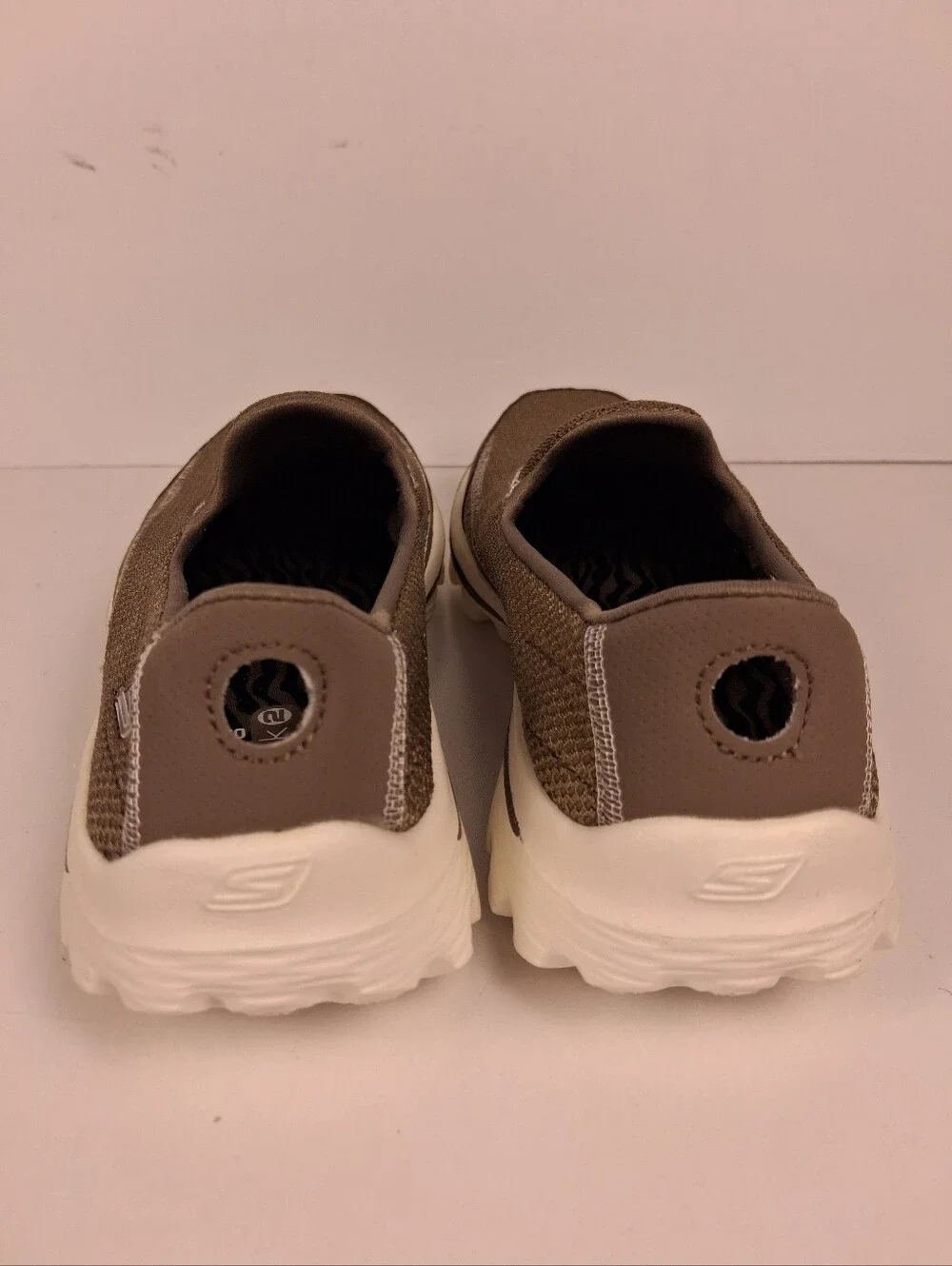 Skechers GOwalk 2 Shoes Womens 8 Taupe Slip-On Walking Lightweight Comfort